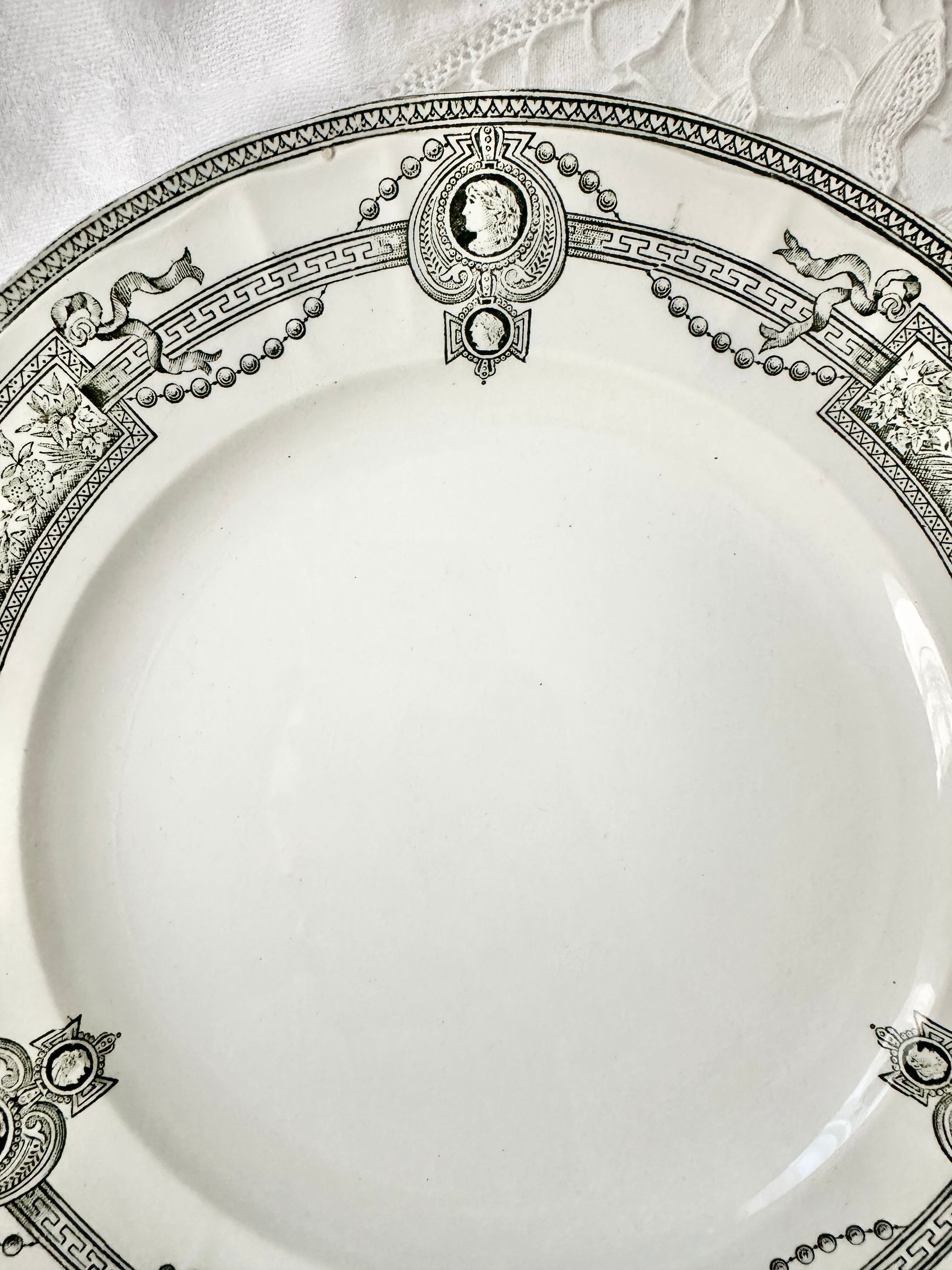 ② Saint-Amand & Hamage Médaillon サンタマン エ アマージュ 平皿