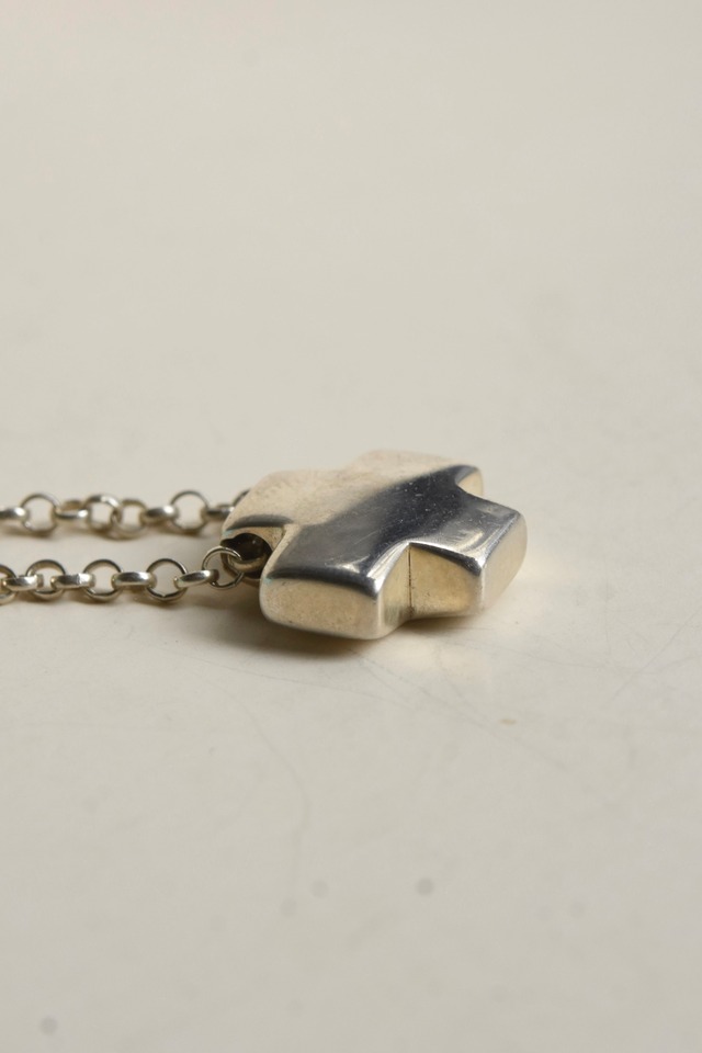 IORI／"Tiffany & Co." necklace／Roman Cross