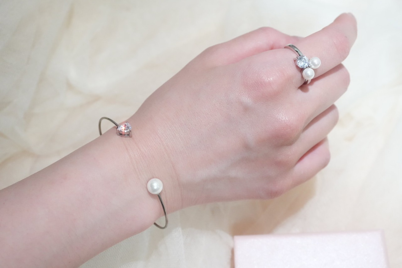 dainty bangle