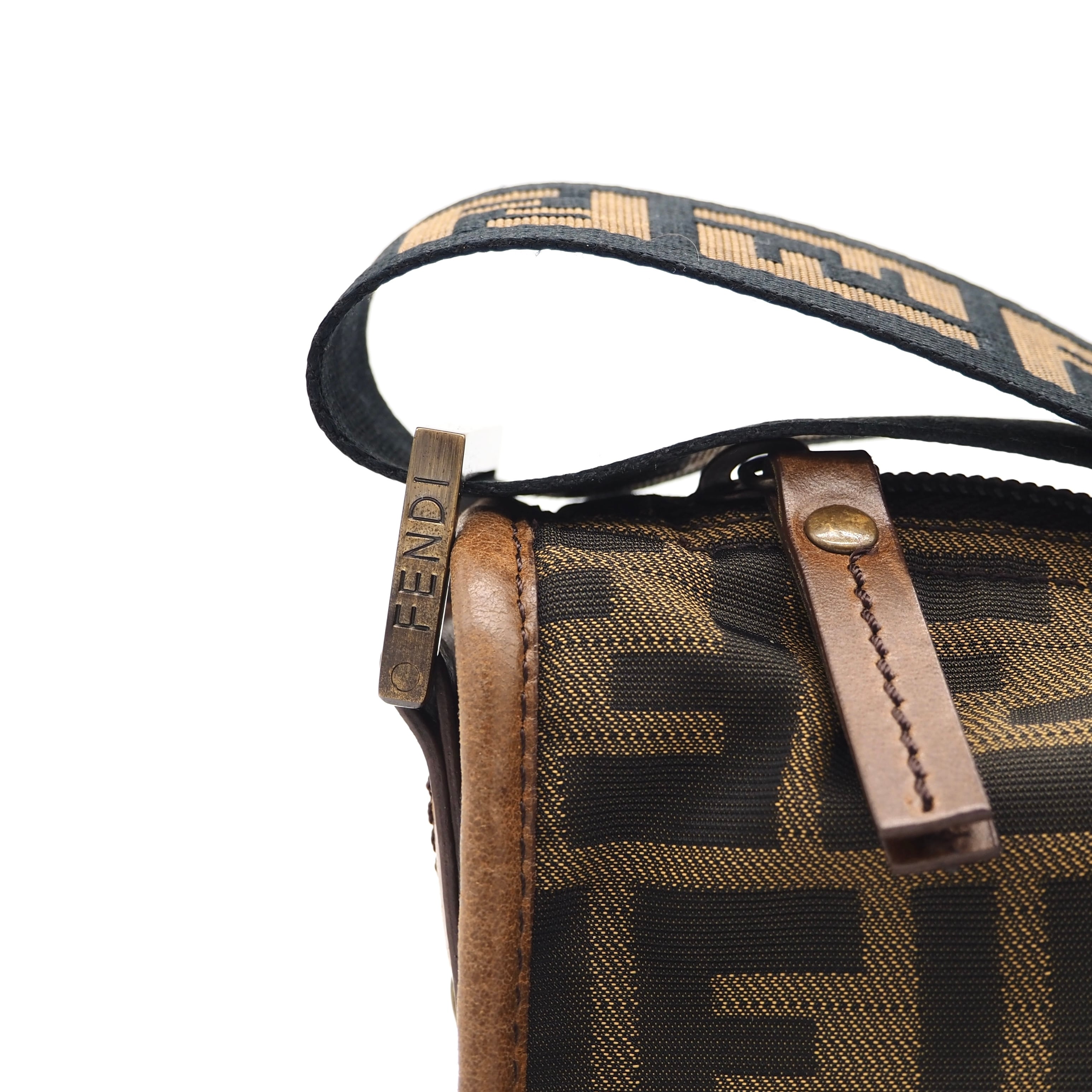 FENDI ショルダーバッグ ナイロンキャンバス ブラウン ズッカ