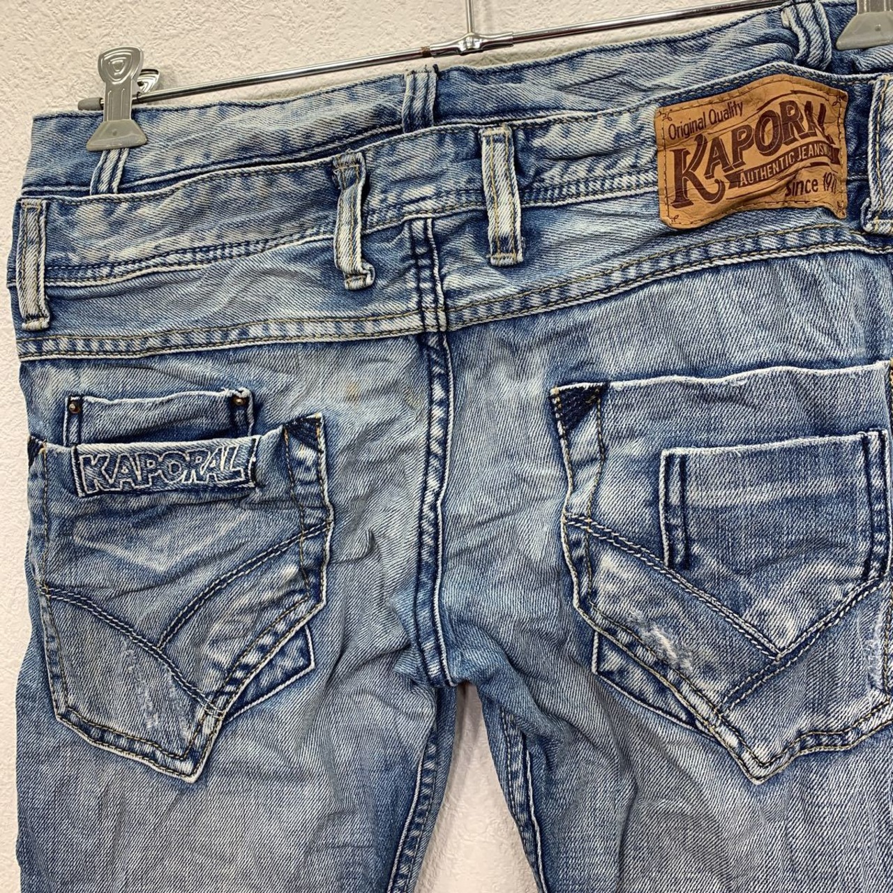 KAPORAL デニムパンツ W31 ライトブルー ボタンフライ ロゴ 古着卸 