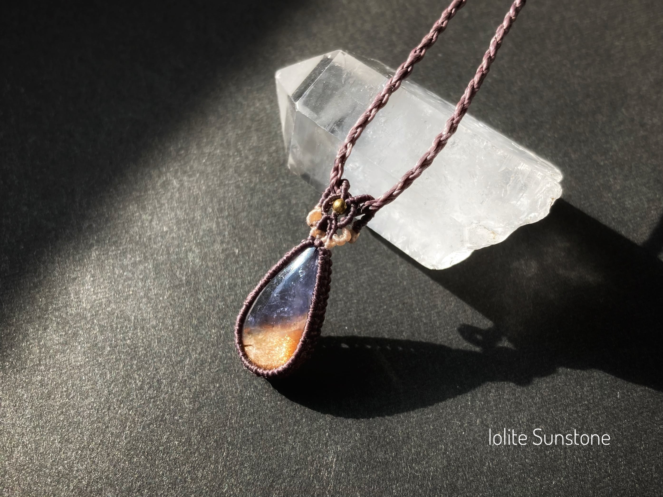 バイカラーアイオライトサンストーン macrame necklace | Pay ID