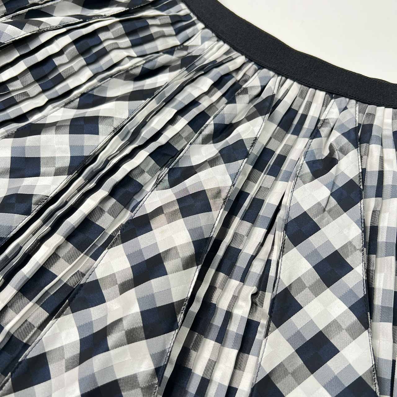 LOIS CRAYON ロイスクレヨン タック プリーツ フレア スカート サイズ M /ホワイトシルバー×ネイビー×ブラック