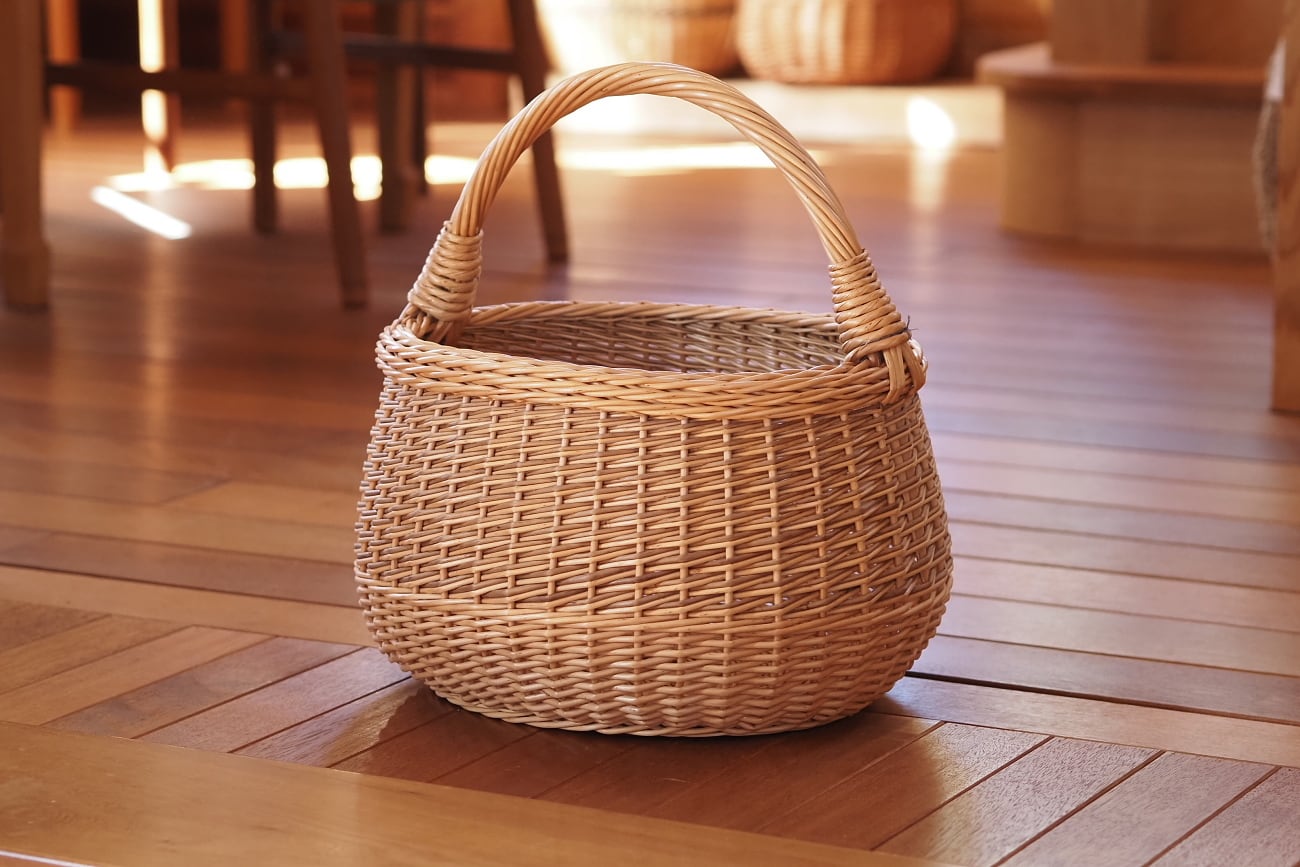【新品•未使用】ラトビア　バスケット　かご　収納　インテリア　柳 柳編みバスケット ラトビア共和国 | heritage
