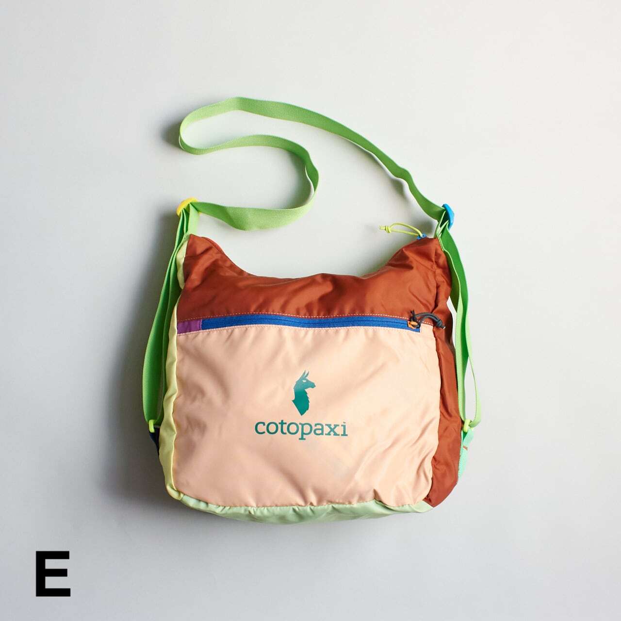 Cotopaxi(コトパクシ)TAAL c/#E CONVERTIBLE TOTE - Del Día メンズレディースショルダーバッグ