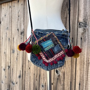 モン族ポンポンポシェット