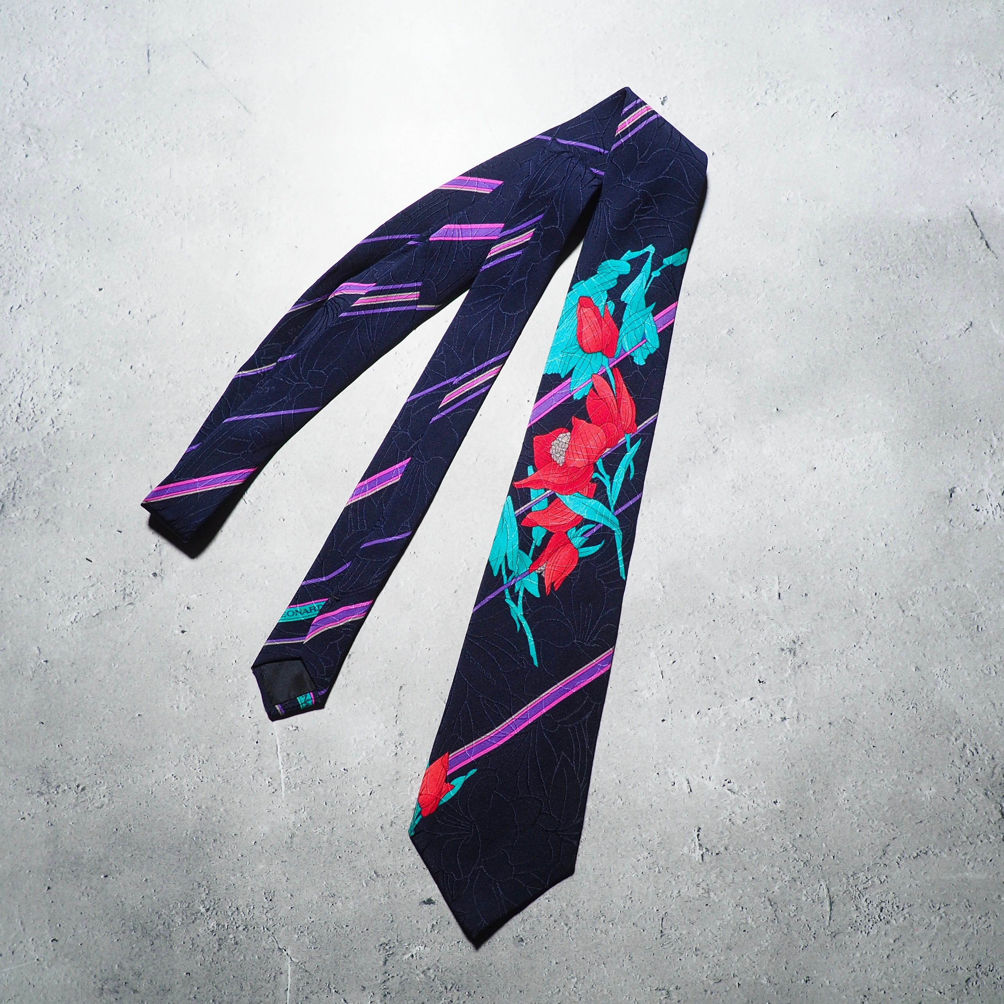 " Leonard " Beautiful Flower pattern Design vintage silk Tie (made in Italy)