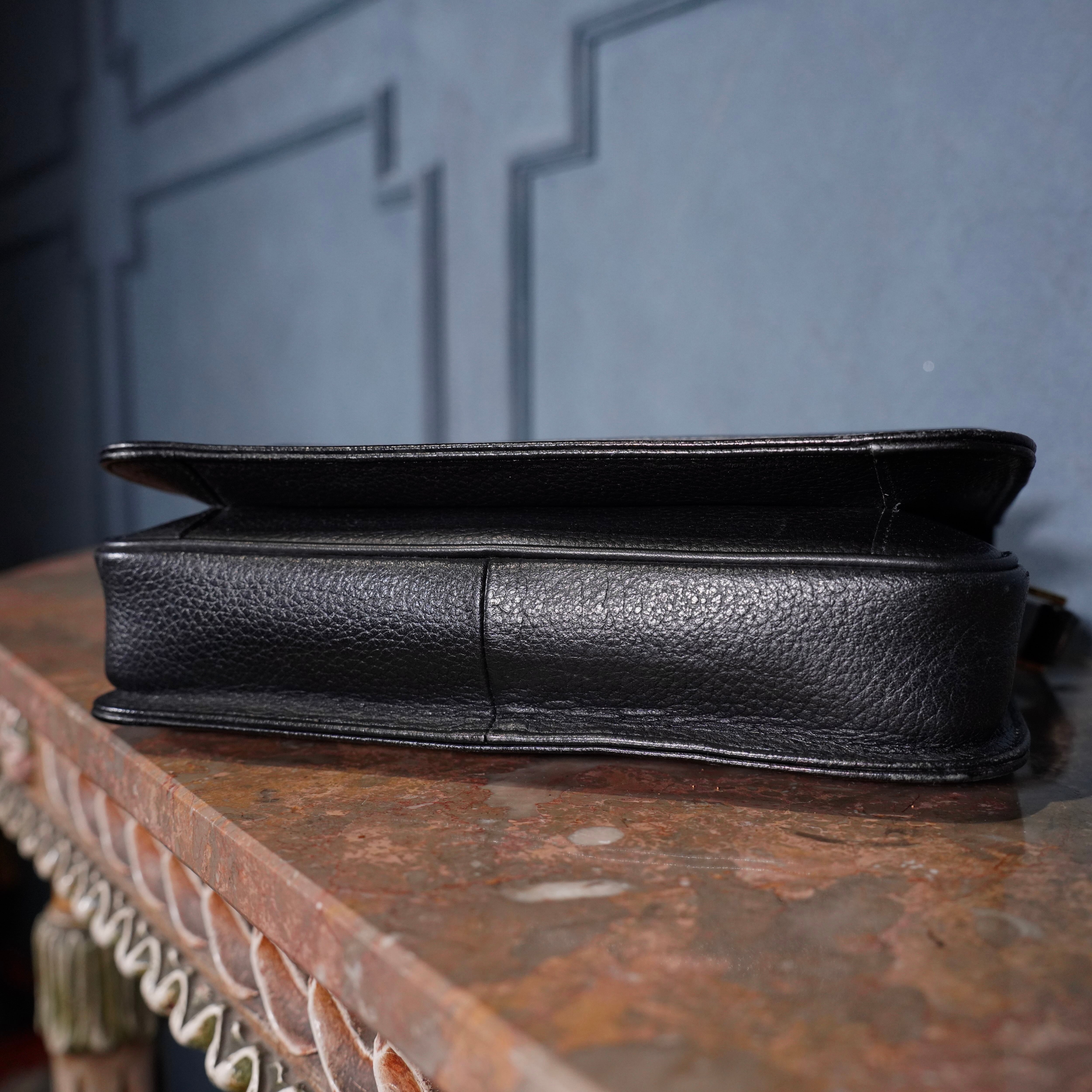 Burberrys LOGO EMBOSSED DESIGN LEATHER SHOULDER BAG/バーバリーズ