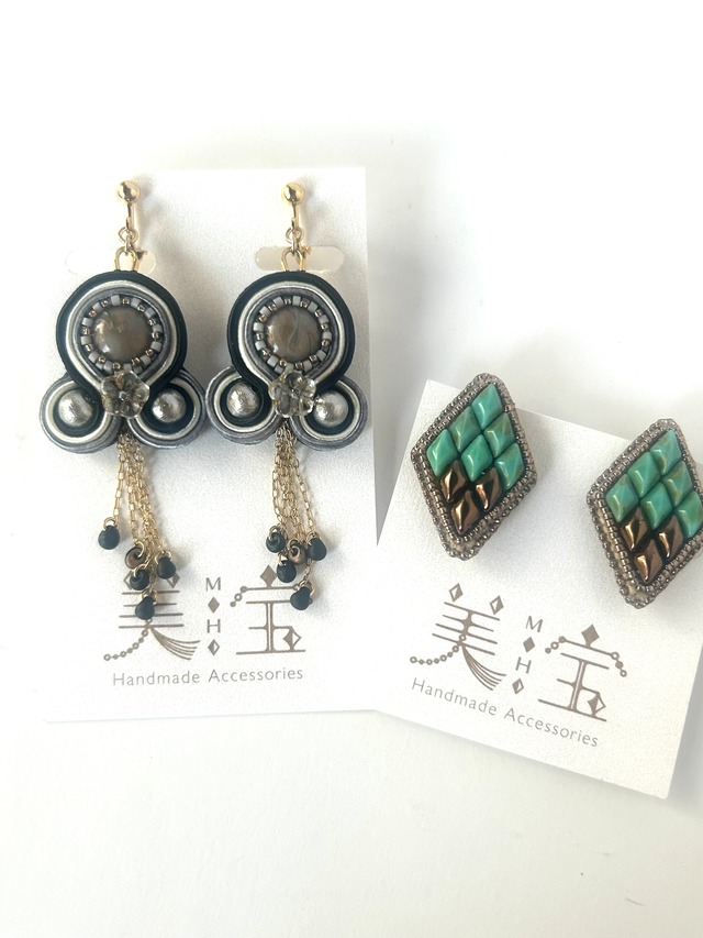 イヤリング　2026年福袋　ソウタシエイヤリングと刺繍のイヤリングの２点セット　