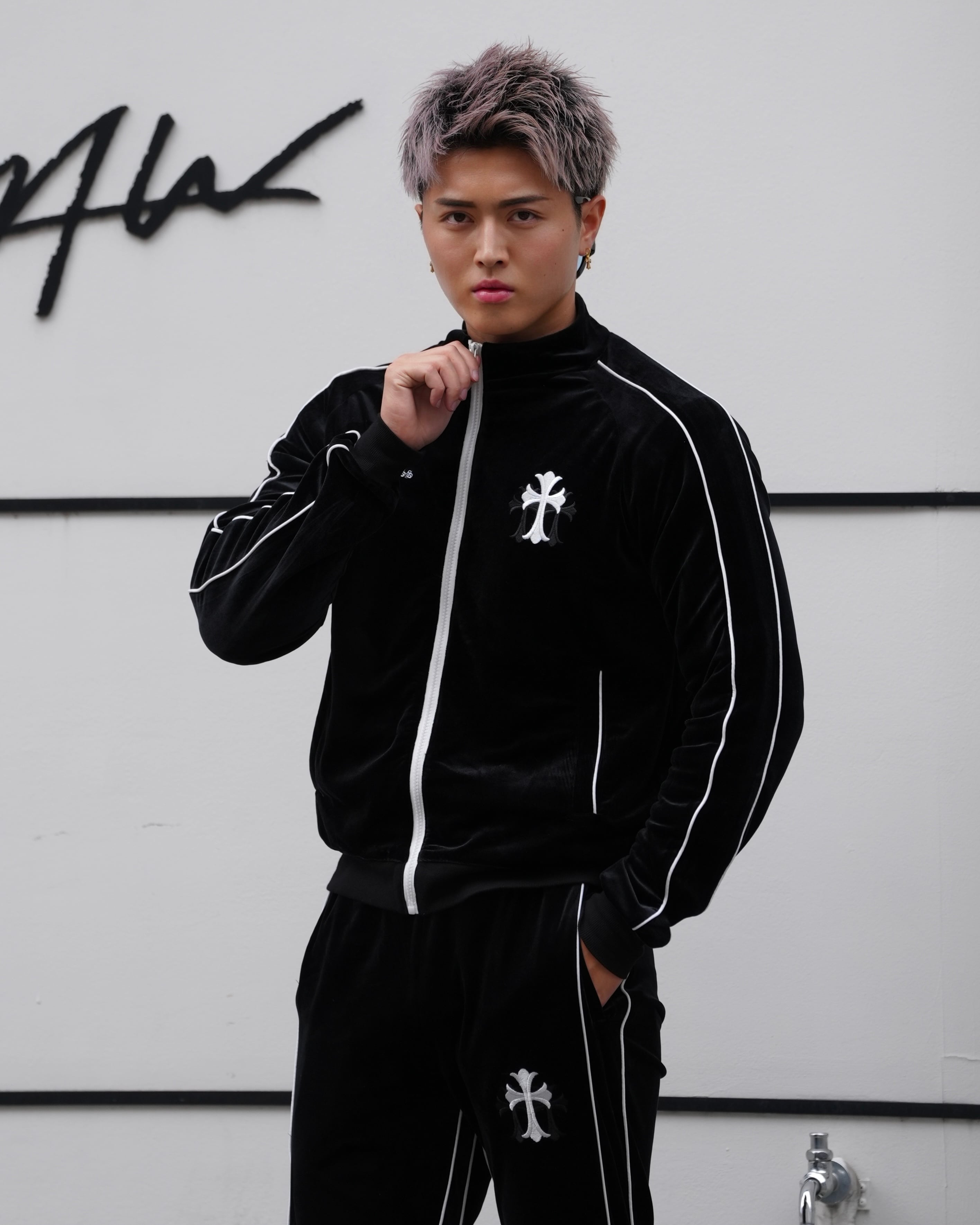 ☆新品☆VALENTIO カムバタフライ ボンディング スウェット MEMORY トレーナー スウェット 「MEMORY」イラスト バックプリント