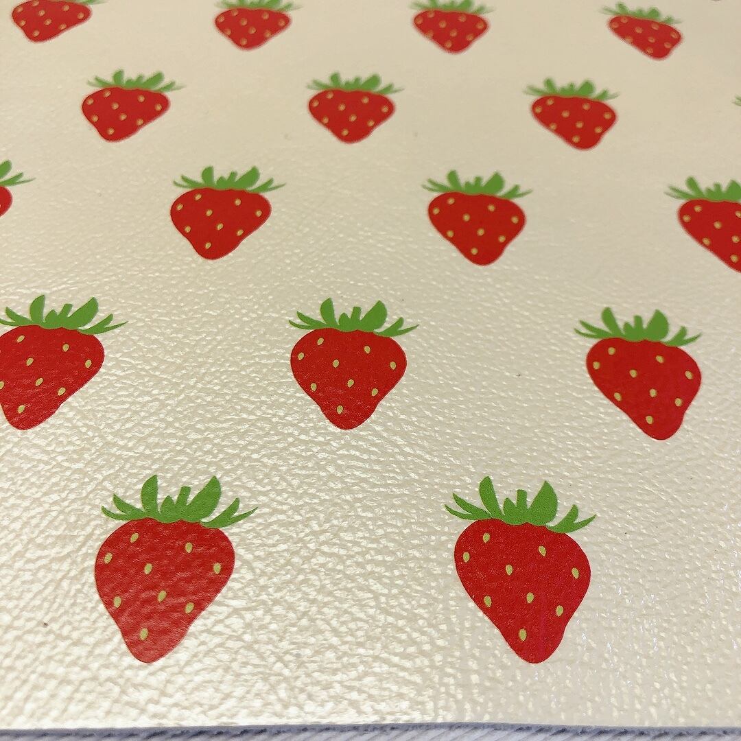 イチゴ柄 [A4+1cm][あんぷりレザー] AP5-3 | and leather 【初心者