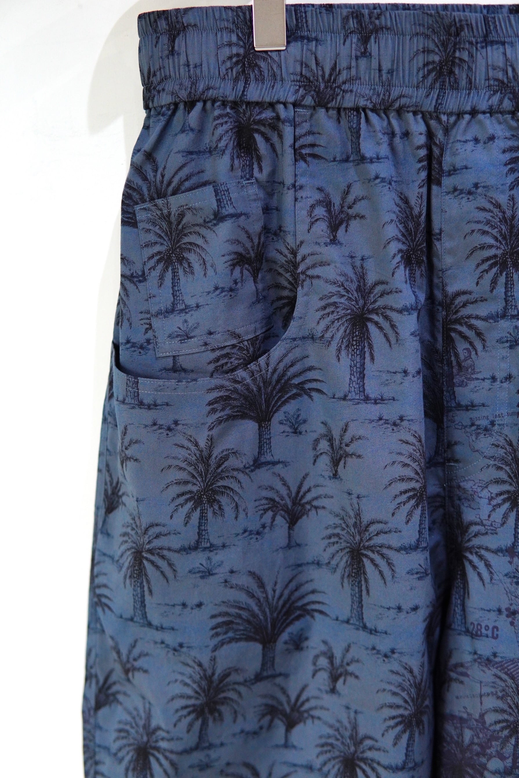 Abelia Edoward Goucha / ECHO SHORTS someones resort | POETRY