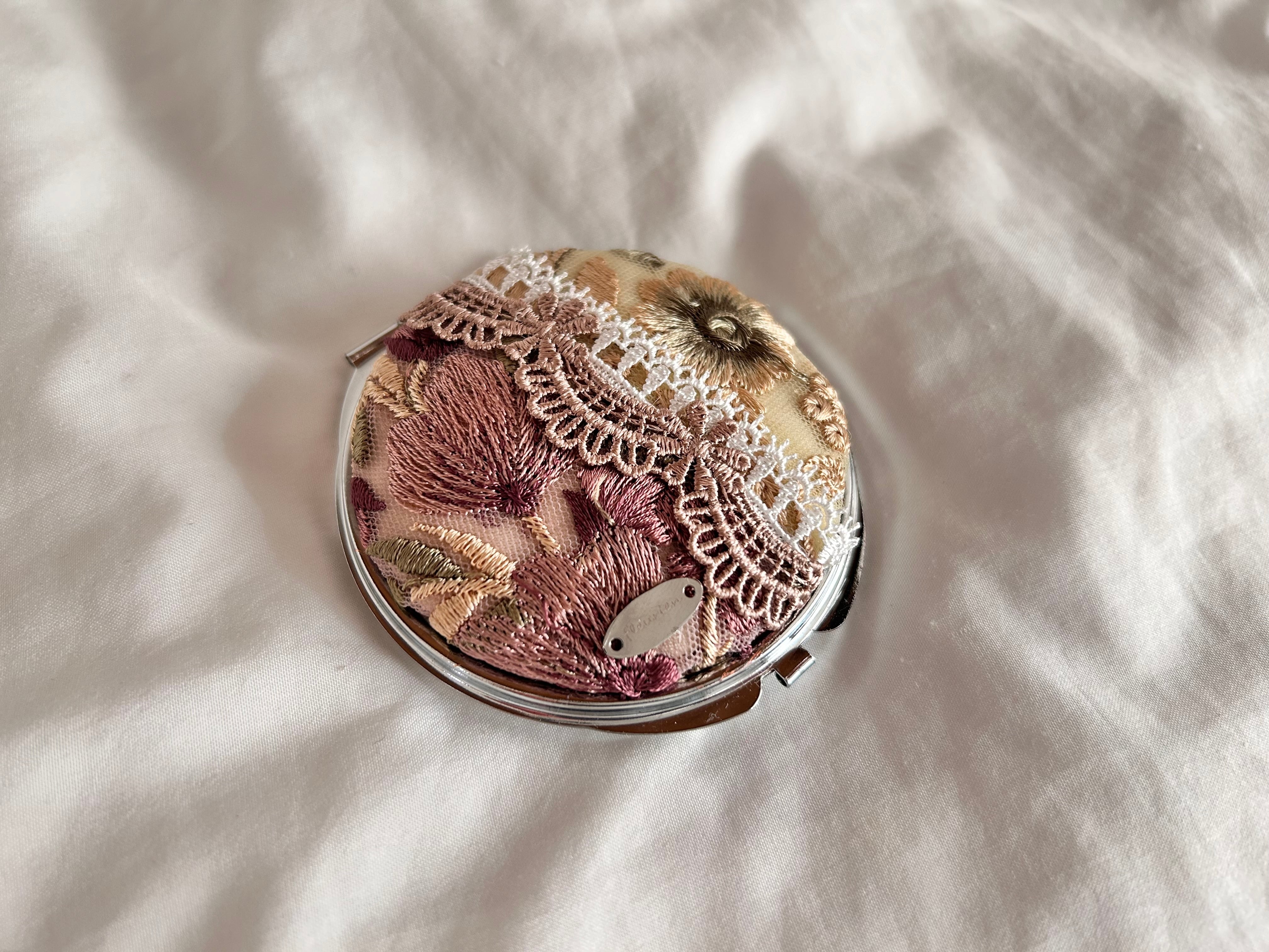 インド刺繍 リボン コンパクトミラー 鏡 ブラウン×グリーン レース
