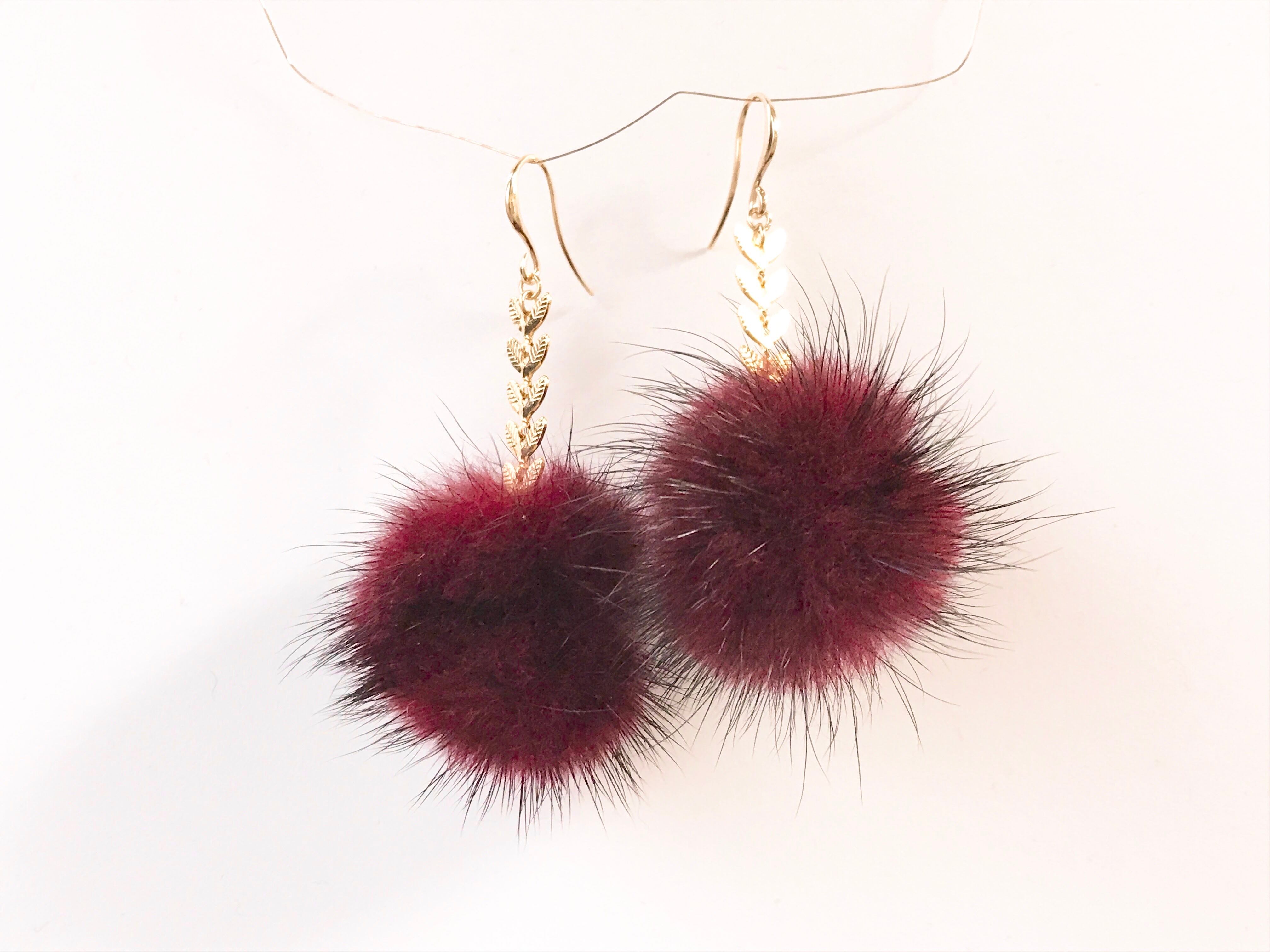 ダークレッドファーイヤリング・ピアス