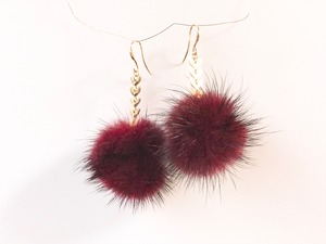 ダークレッドファーイヤリング・ピアス