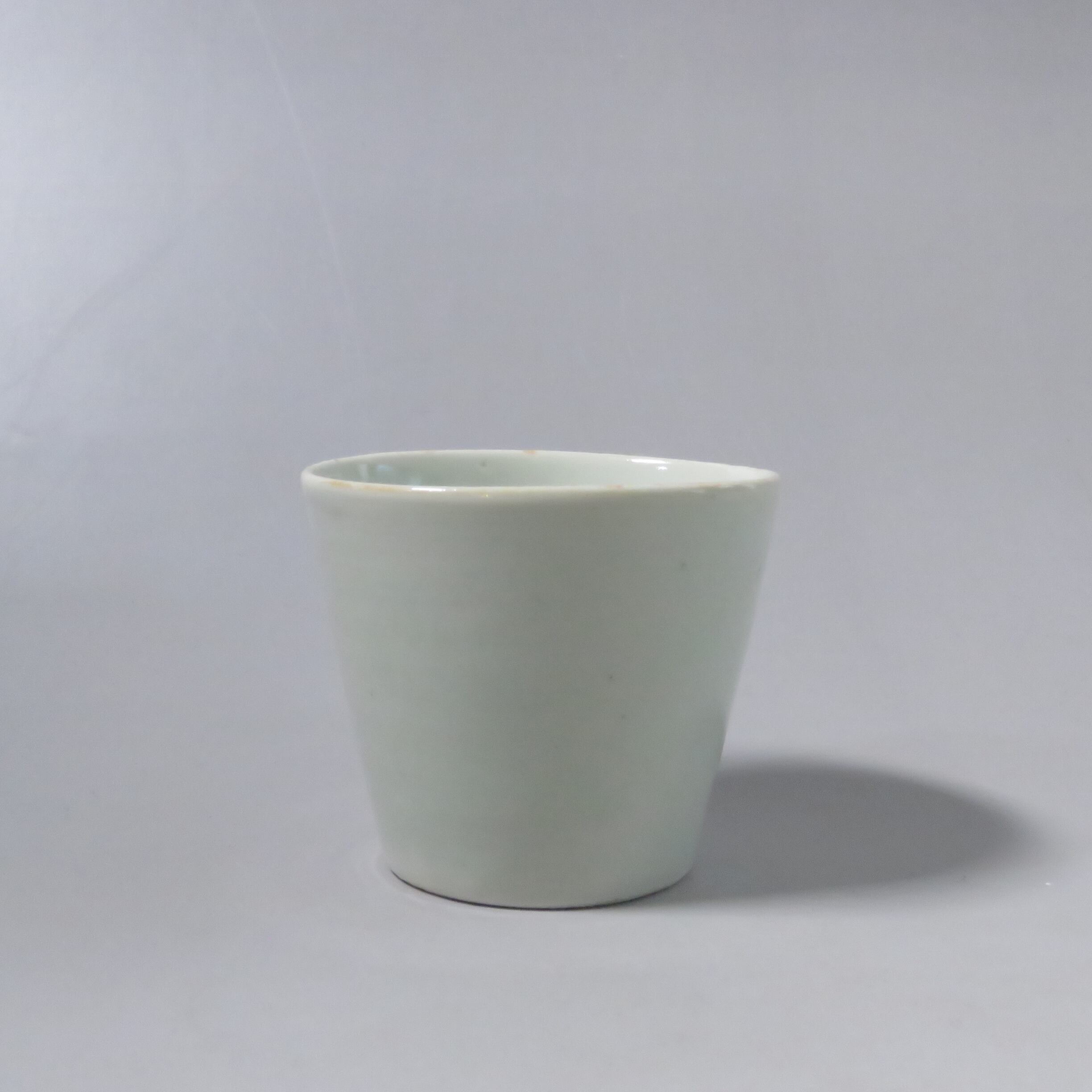 古伊万里 白磁 そば猪口 (a) 江戸宝暦時代(1750年)頃 茶杯 ぐい呑にも