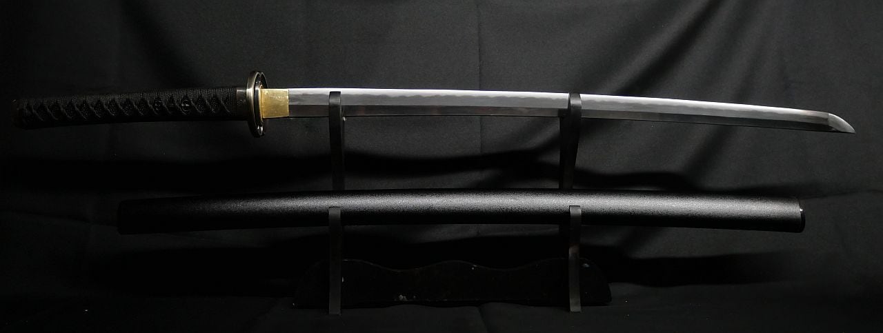 古刀】大磨上の美濃伝古刀 刀身重量1kgの剛刀 67.3cm 約1kg 元幅約3.3