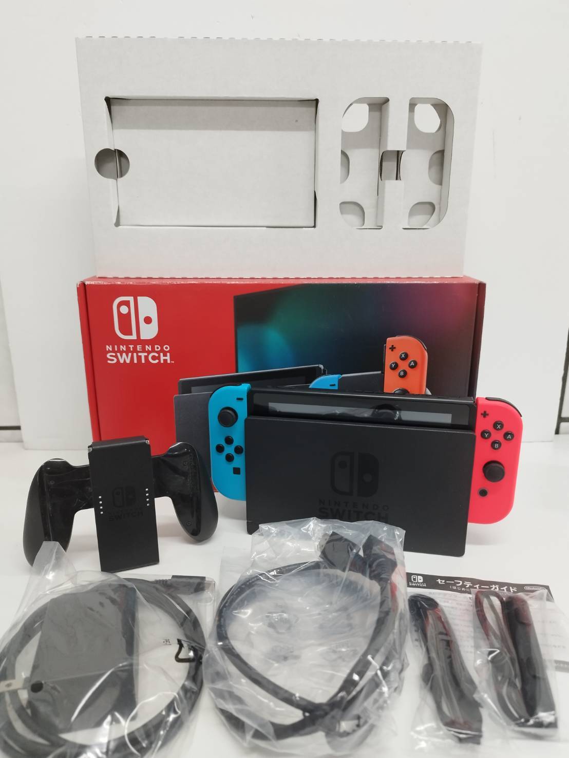 【美品】Nintendo Switch 本体 HAC-001(-01)/2020年製/バッテリー強化版〈HAD-S-KABAA〉カバーつき！ Amazonリニュー Nintendo Switch バッテリー強化版整備品