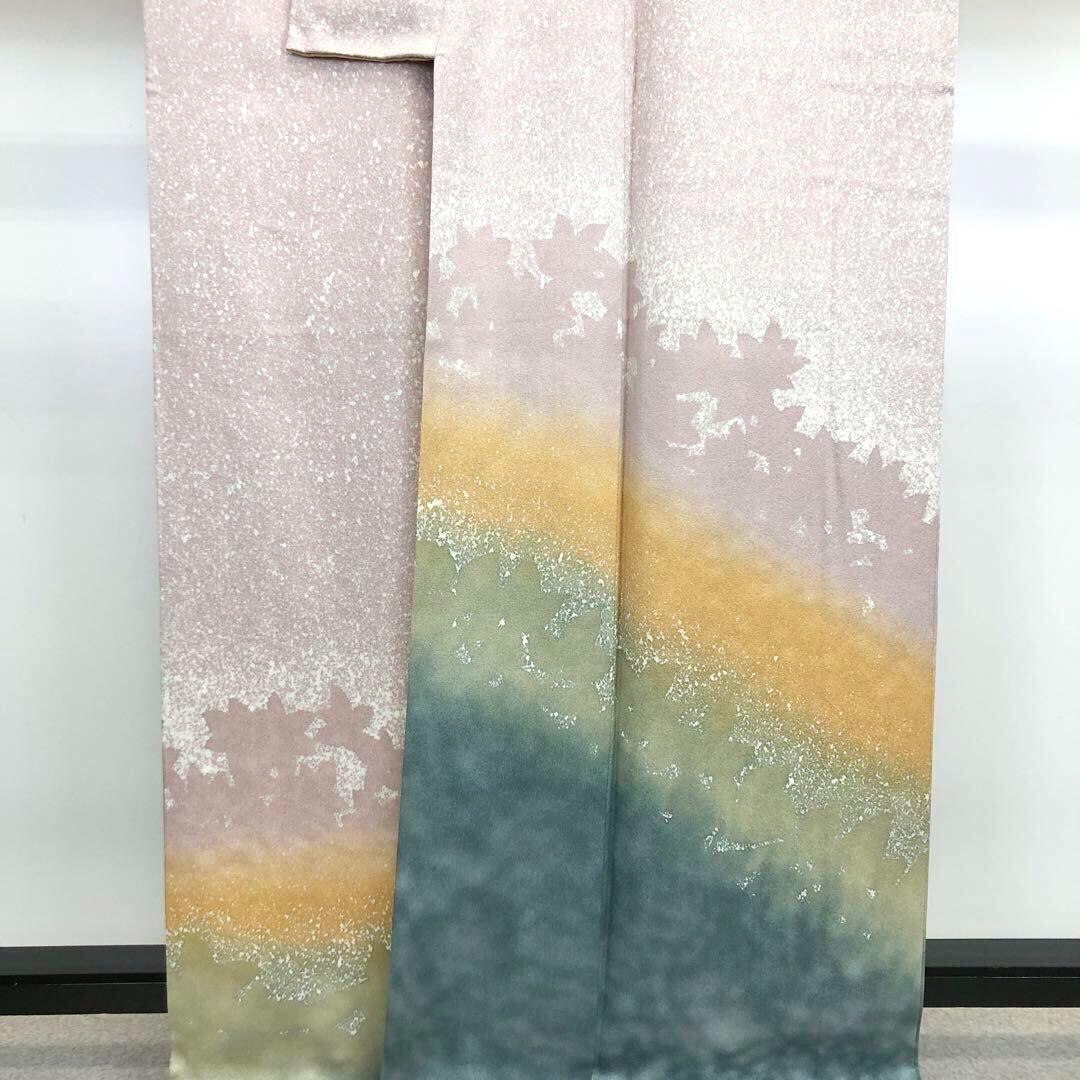 訪問着 作家物 暈しに浮かび上がる葉っぱ模様 叩き染 退紅色 K-