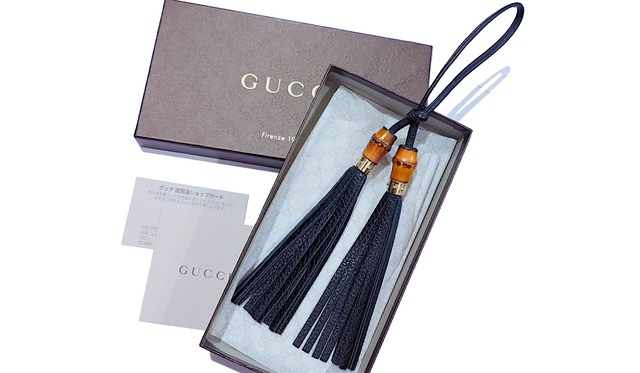 GUCCI グッチ バンブー レザー ダブル タッセル バッグチャーム フリンジ チャーム ブラック 黒 保護フィルム付