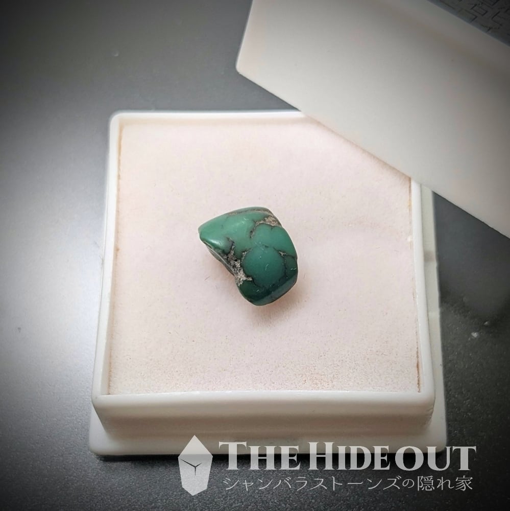 チベットアンティーク003 チベットトルコ石 圧巻のヤムドゥクブルー、青みを帯びた鮮やかなグリーン