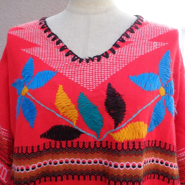 vintage グアテマラ 刺繍 羽織り（Guatemala embroidery dress 