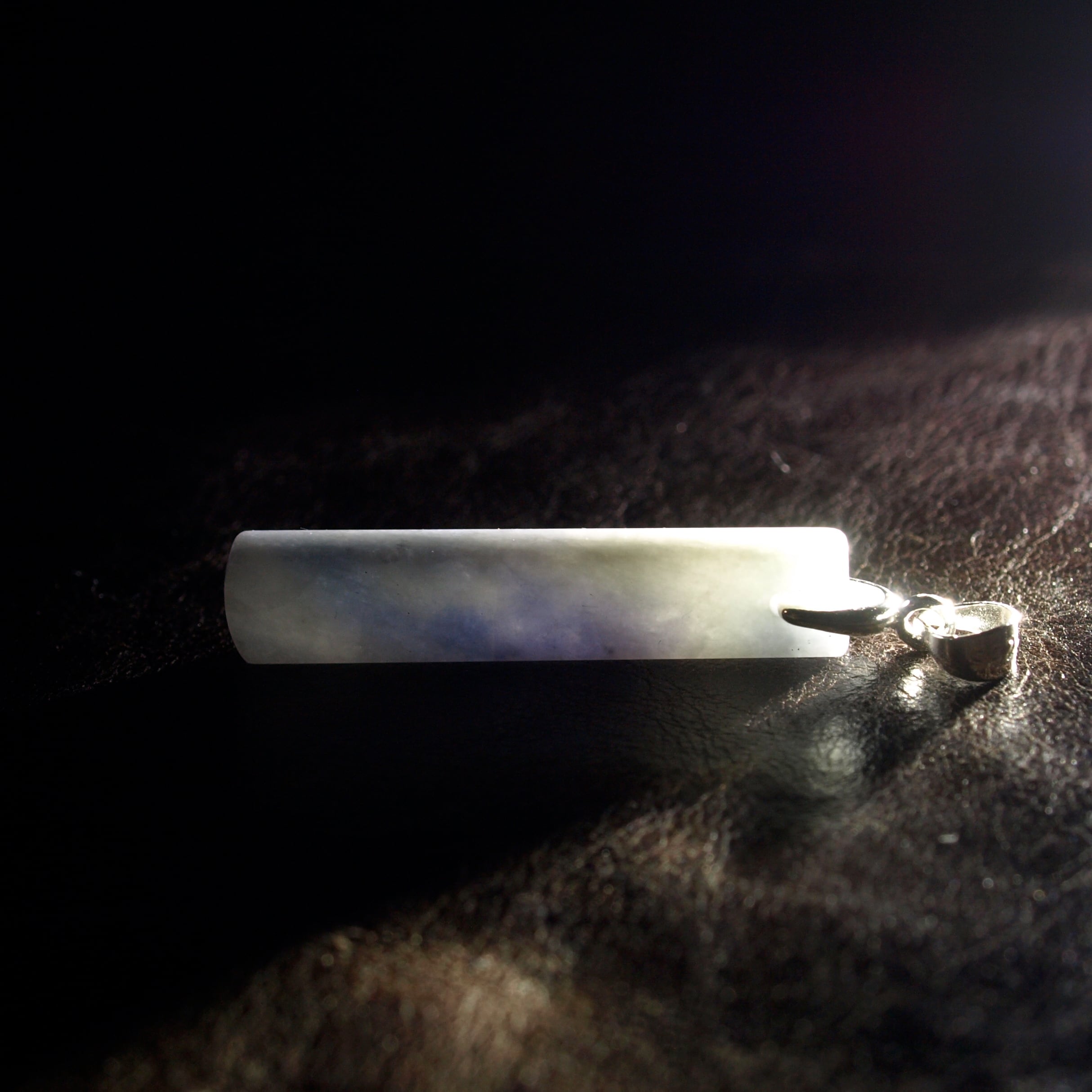 糸魚川ラベンダー翡翠 ペンダントトップ 1.6g | URUWA 工房 うるわ