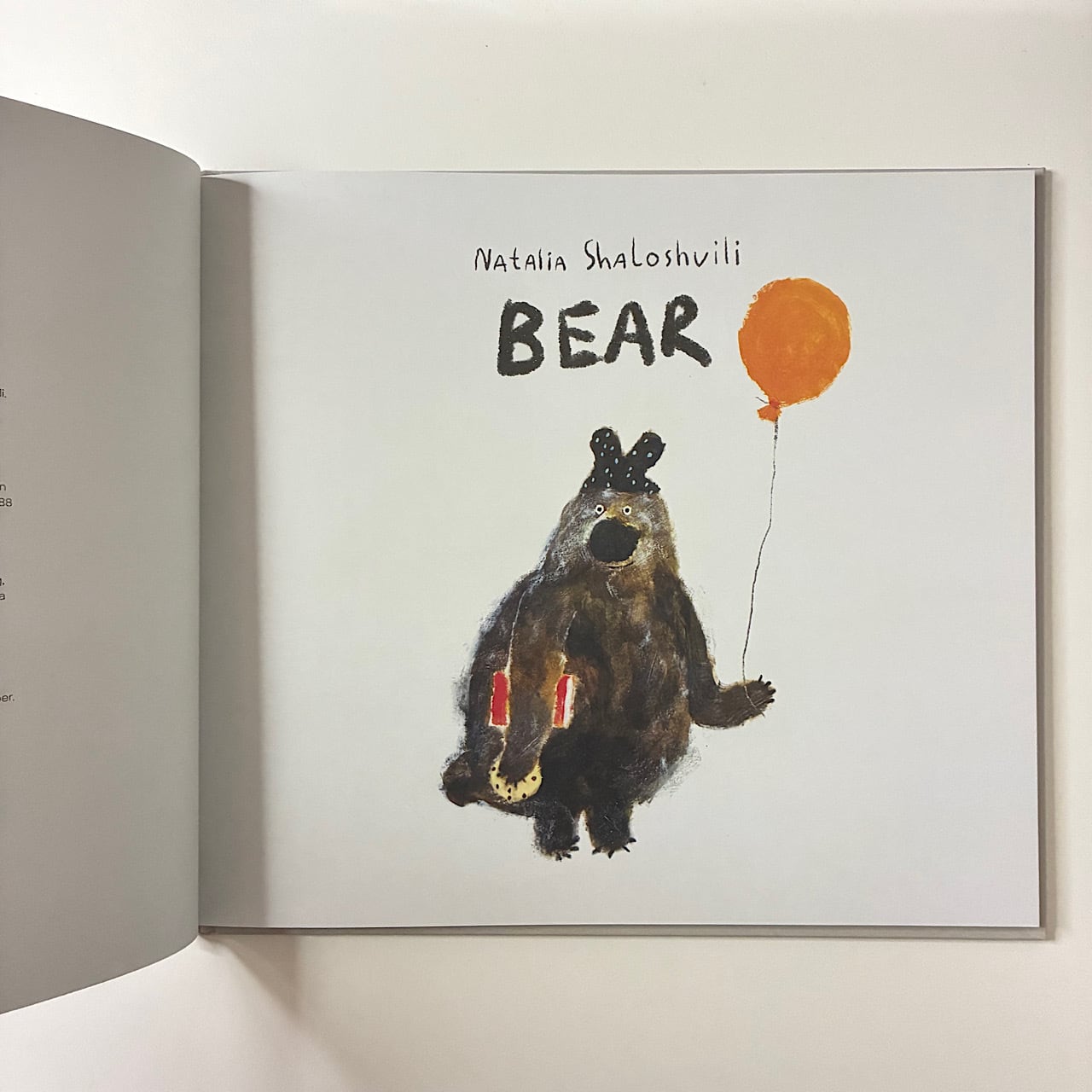  Bear [洋書] Bear | 素敵な洋書絵本のお店 Read Leaf Books