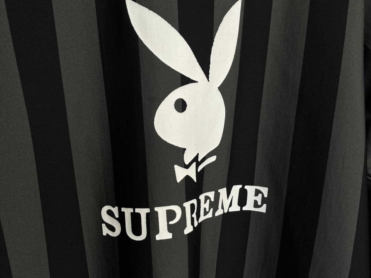 黒 m supreme playboy soccer jersey