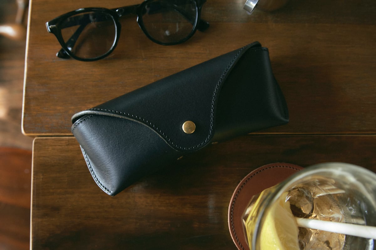 眼鏡ケース】本革 サングラスケース 鼻あてあり ハード ブラック