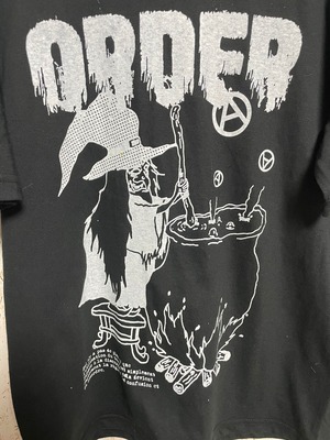 UNFINISHED魔女Tシャツブラック