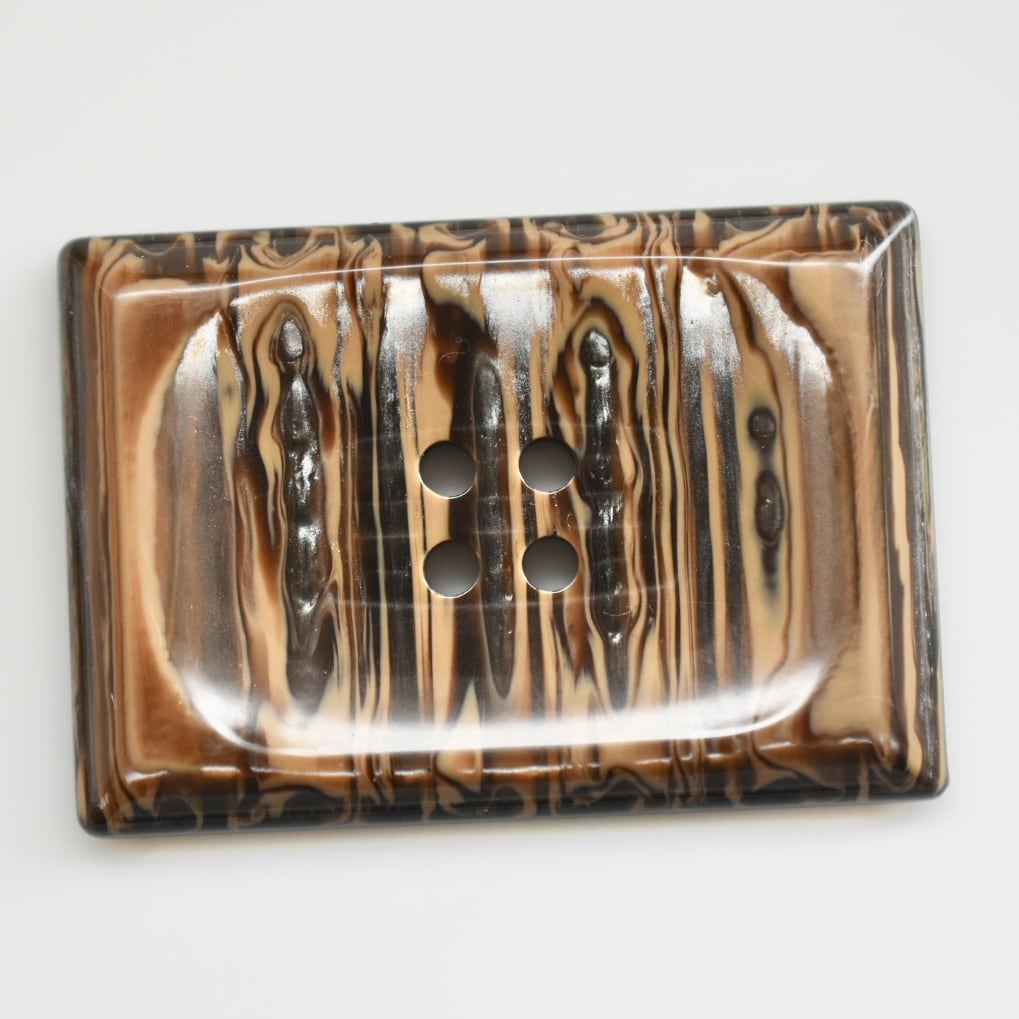 『プレミアムビンテージ』フランス 4穴 67㎜ P-19