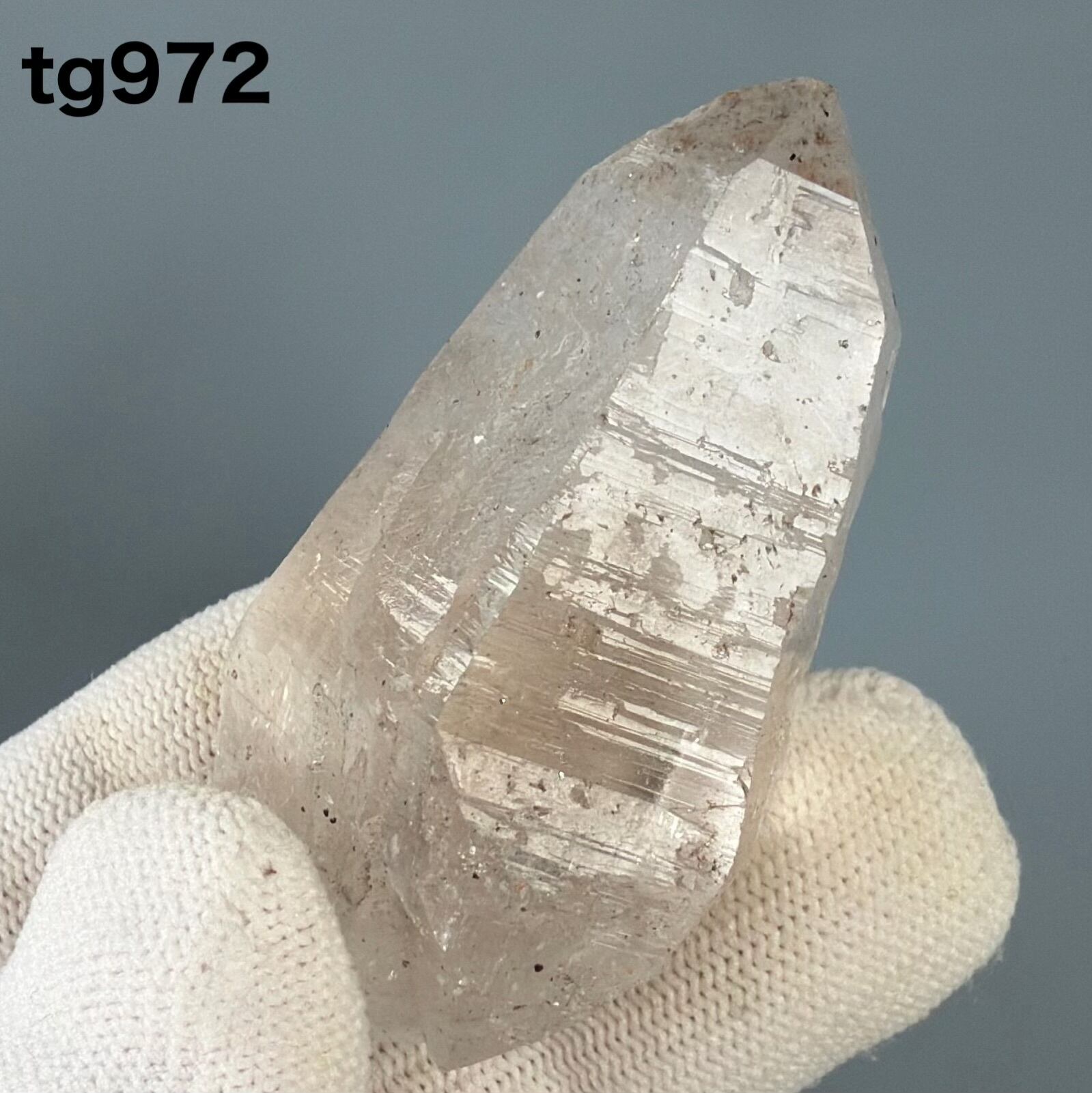 ガネーシュヒマール産 ヒマラヤ水晶 39ミリ 原石ポイント tg884