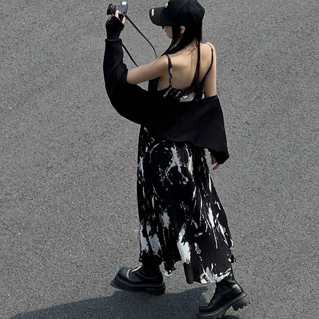 Pleated little black dress (ME330)