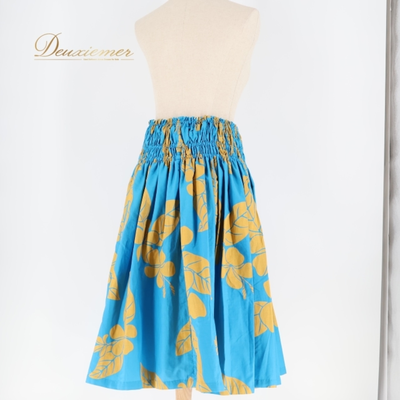 フラダンス 衣装 パウスカート ブルー系 シングル 花柄 葉っぱ柄 ゴールド系 爽やか かわいい 華やか 鮮やか 明るい ハワイアン アロハ ハワイアンプリント 青 金 フラ ダンス レッスン 練習 フラダンススカート 軽やか