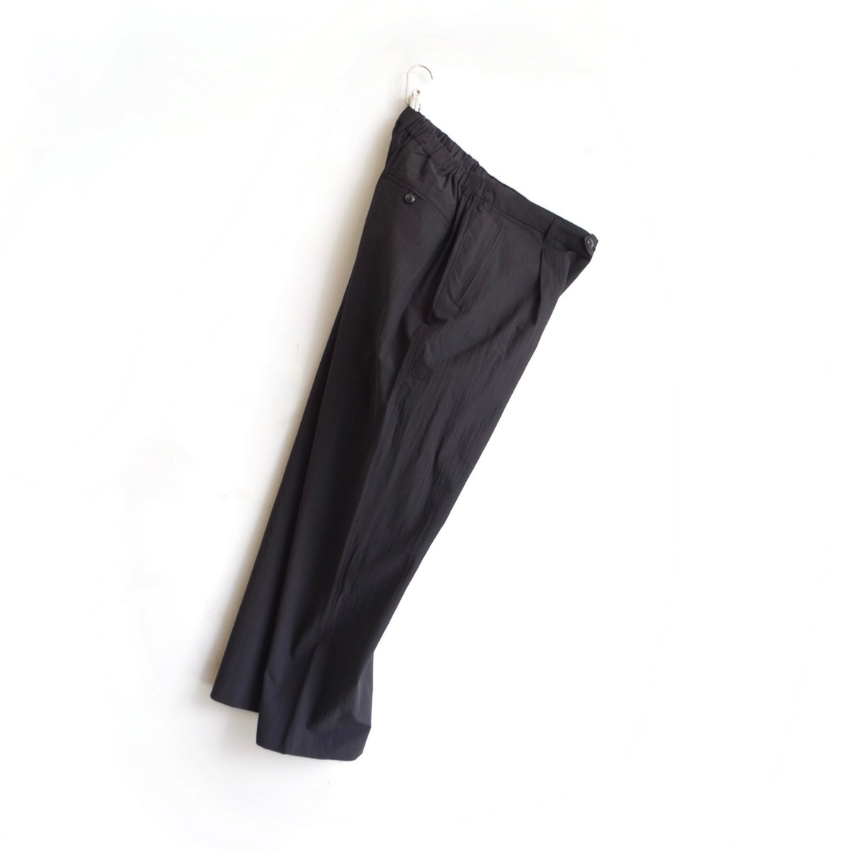 comm.arch. Paper Like Belted Trousers | 1F Store