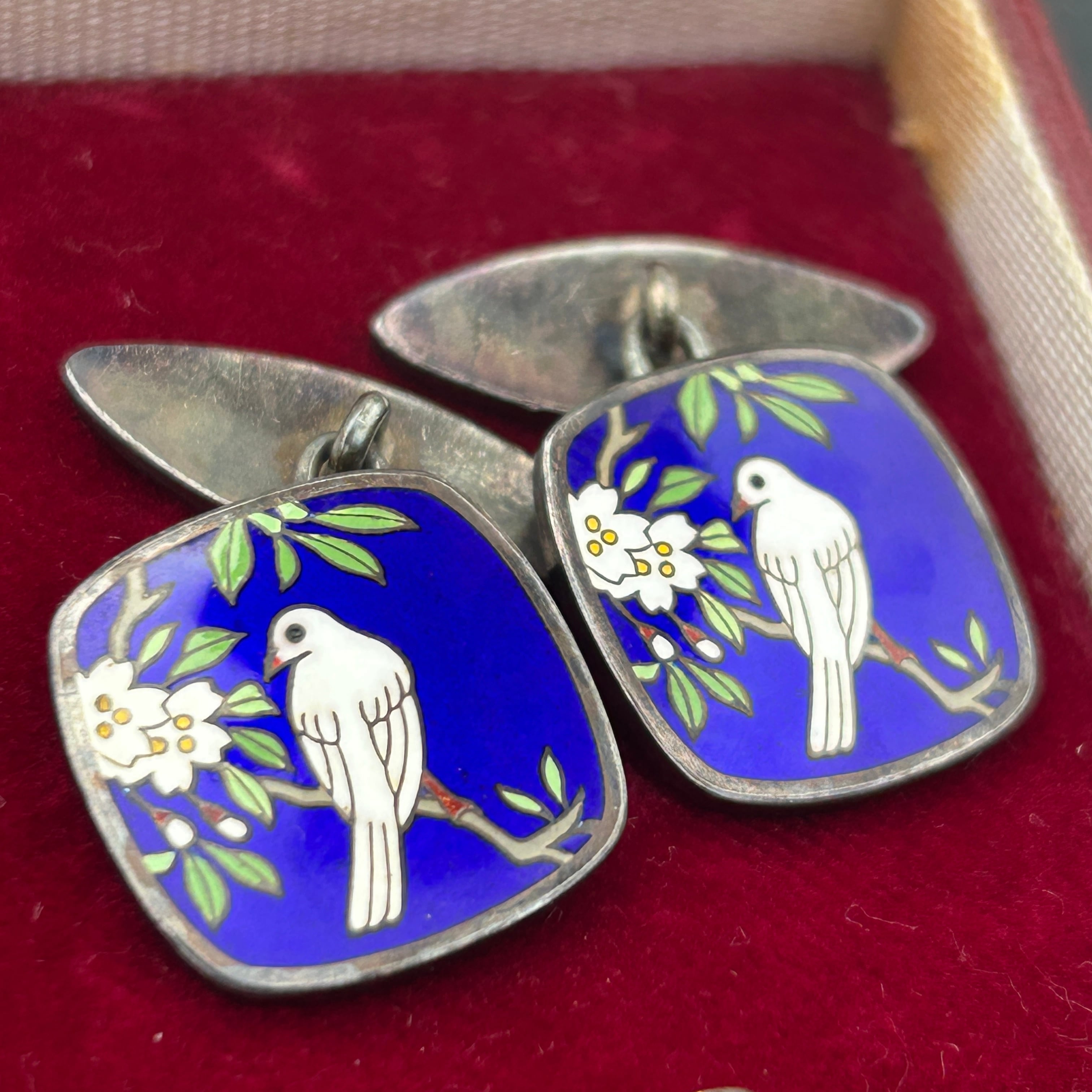 ヴィンテージ 輸出用七宝のカフスボタン　ロイヤルブルーに桜小鳥