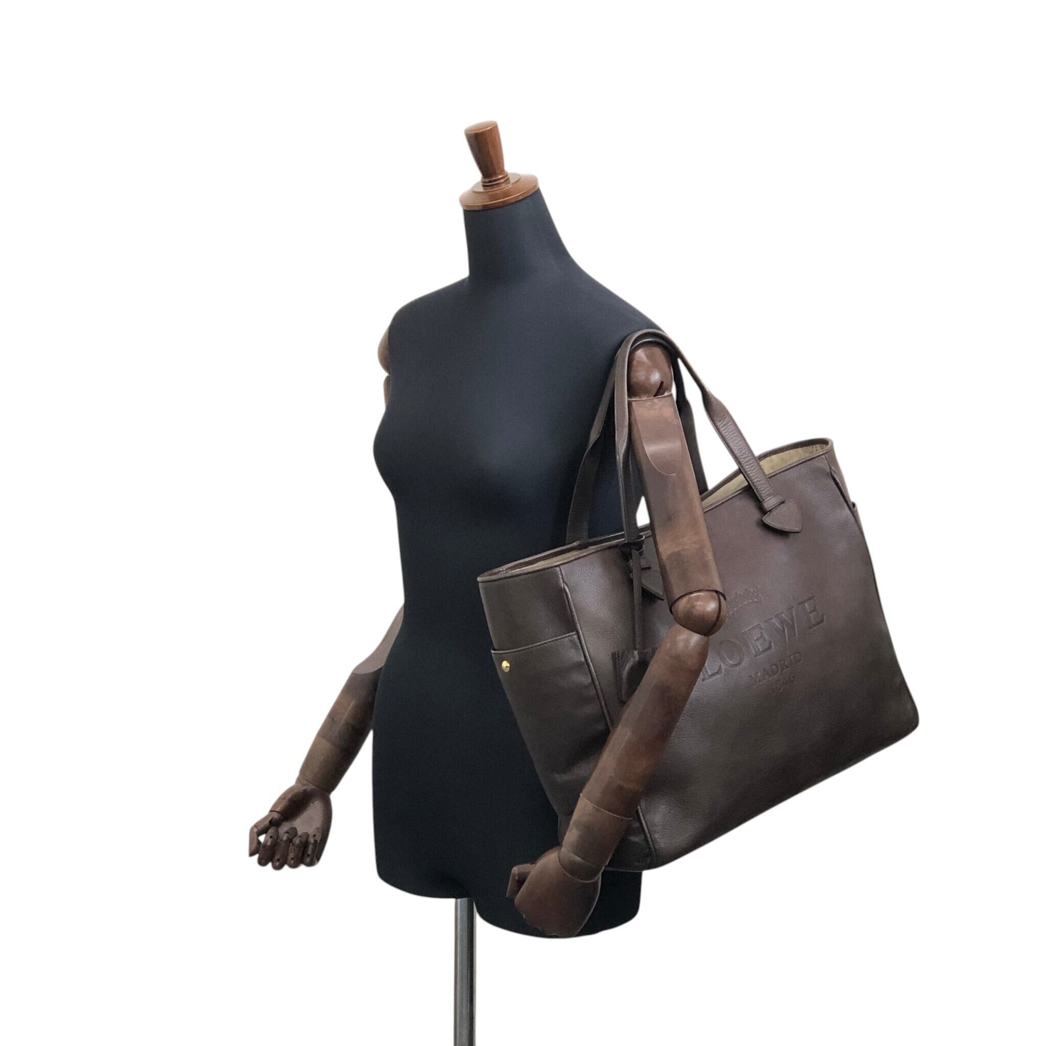 LOEWE(ロエベ) 型押しロゴ ヴィンテージレザートートバック 正規品 LOEWE ロエベ ハンドバッグ ブラウン ヘリテージ 型押しロゴ レザー