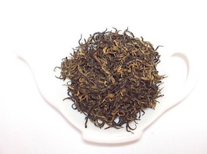 【宜興紅茶】：独特の甘い香りとさっぱりとした味わい、後に豊潤さが残る。