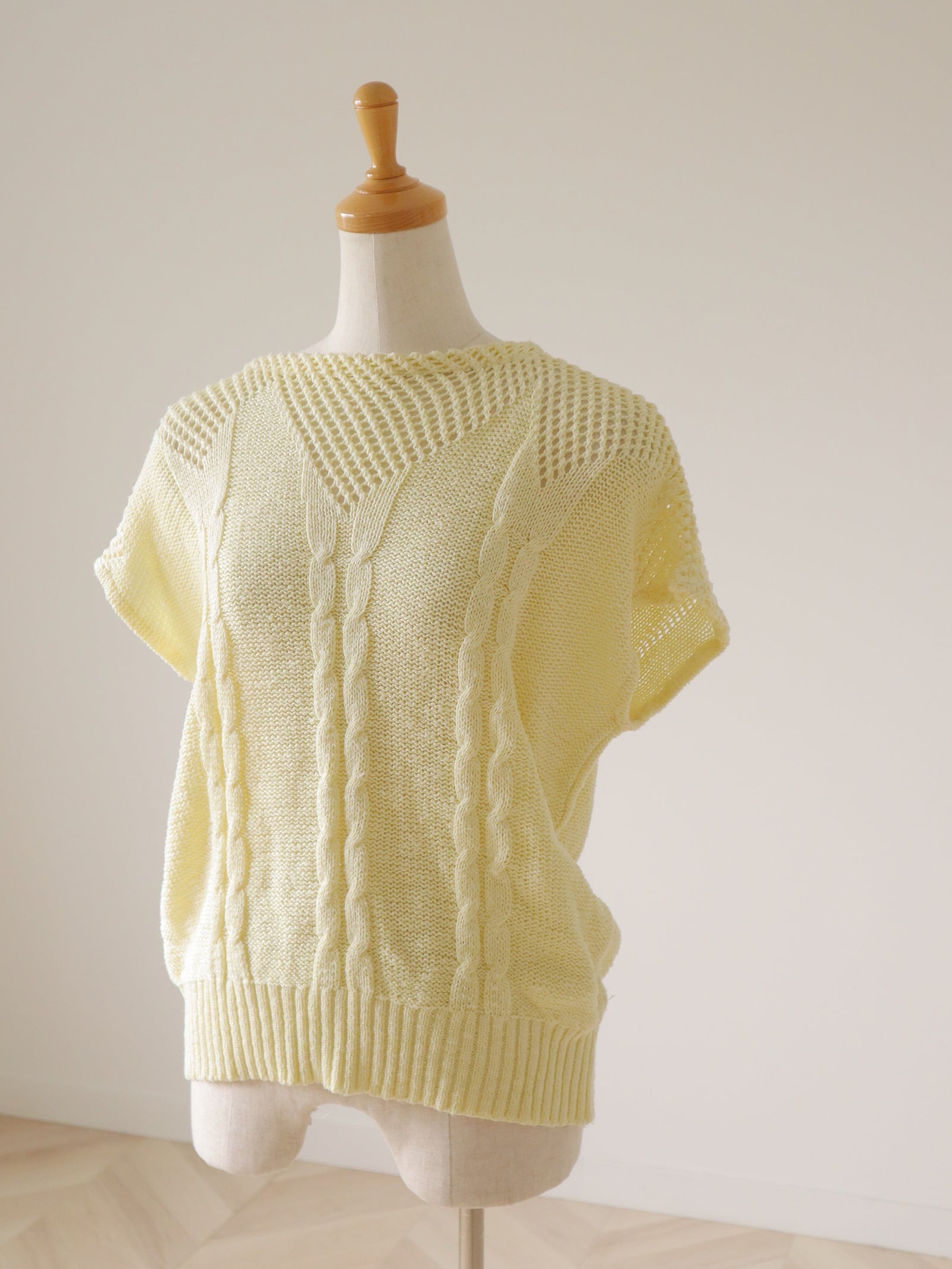 ●yellow crochet knit tops⑤