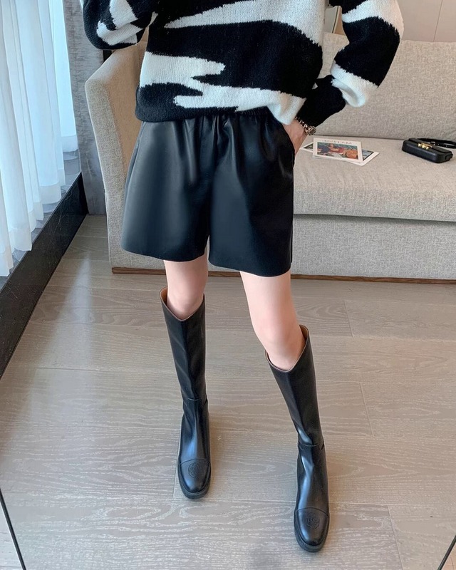 フェイクレザーショートパンツ 2color A0298