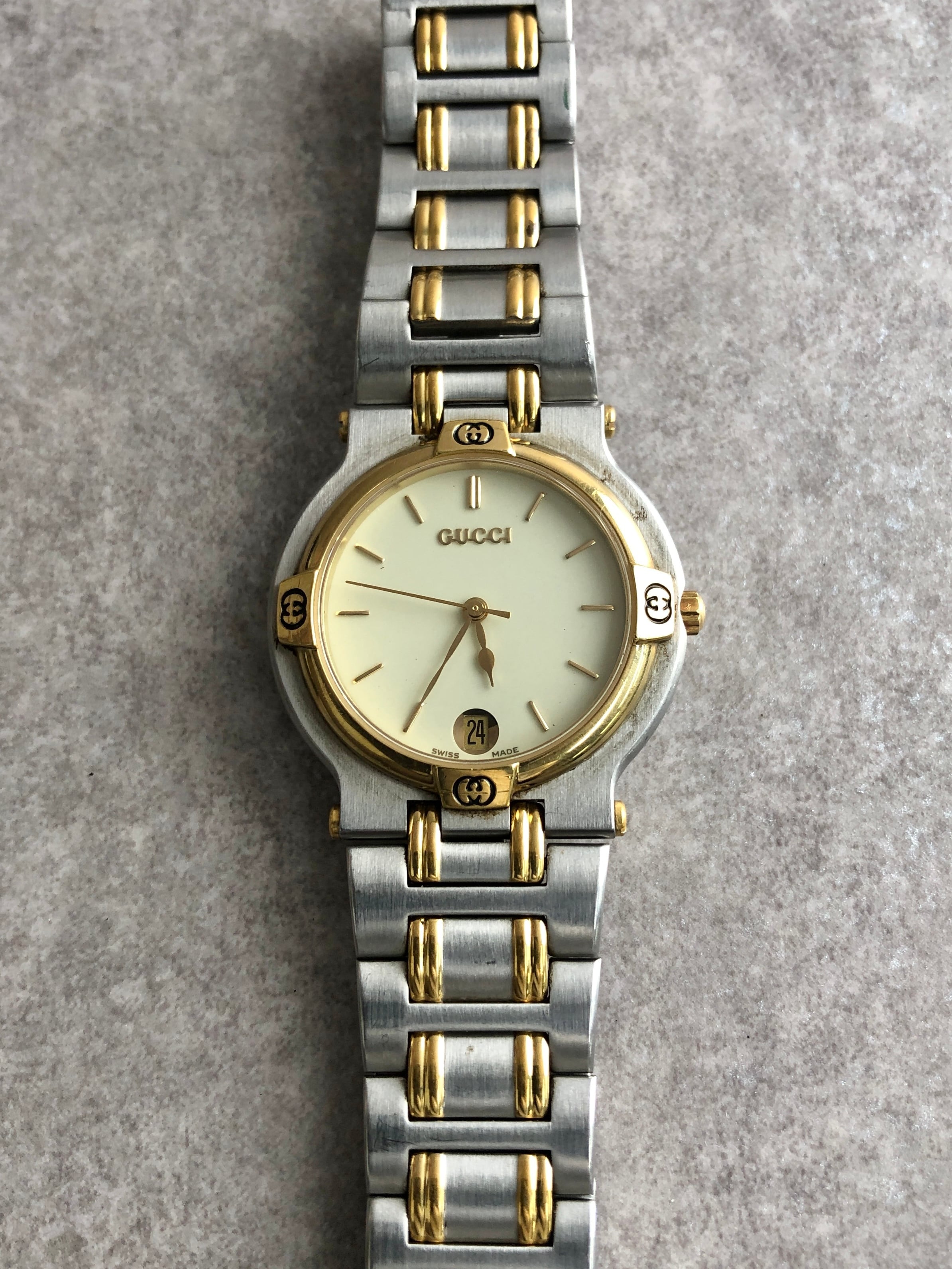 GUCCI グッチ 腕時計 シルバー×ゴールド ステンレススチール 9000M GUCCI グッチ 腕時計 シルバー×ゴールド ステンレススチール 9000M