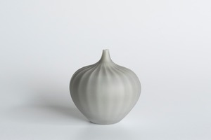 decorative vase no.8 / qualia-glassworks