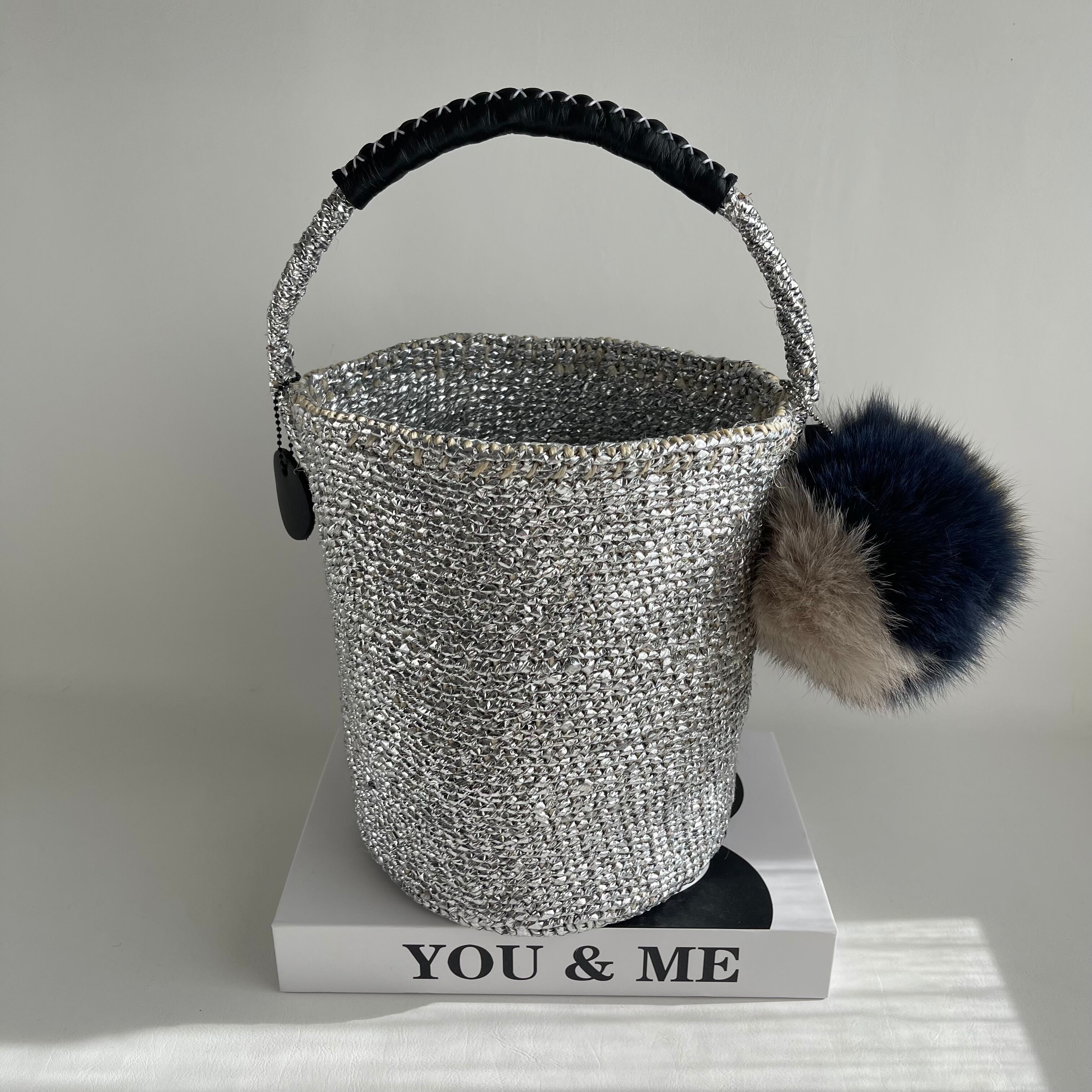 meong blue OVAL kago bag バケツ型かごバッグ 限定即納 】OVAL Shoulder Strap Kago-Bag & BIG FUR / navy beige x