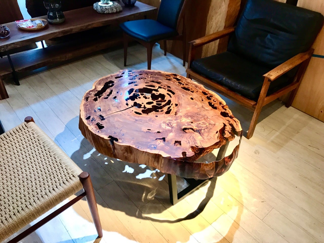 屋久杉 輪切り レジンテーブル 920×730×100 20855 | 千年家具  