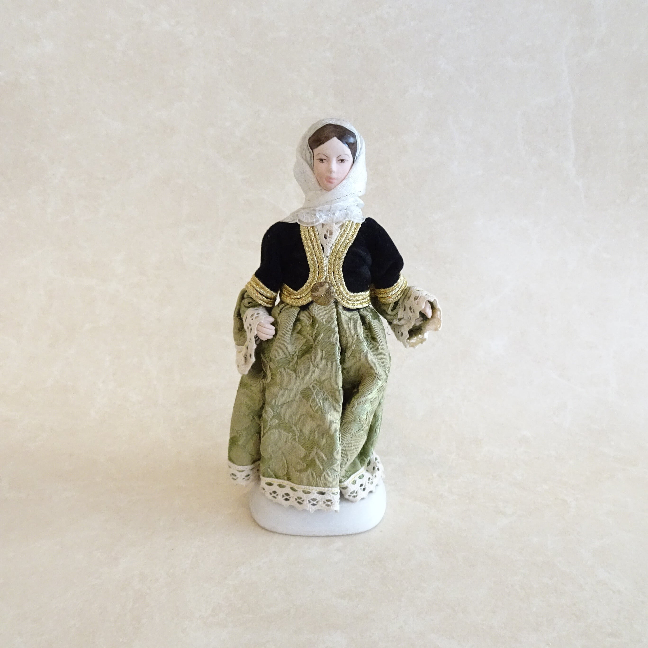 ギリシャ 民族衣装のビスクドール | 純喫茶家具の村田商會