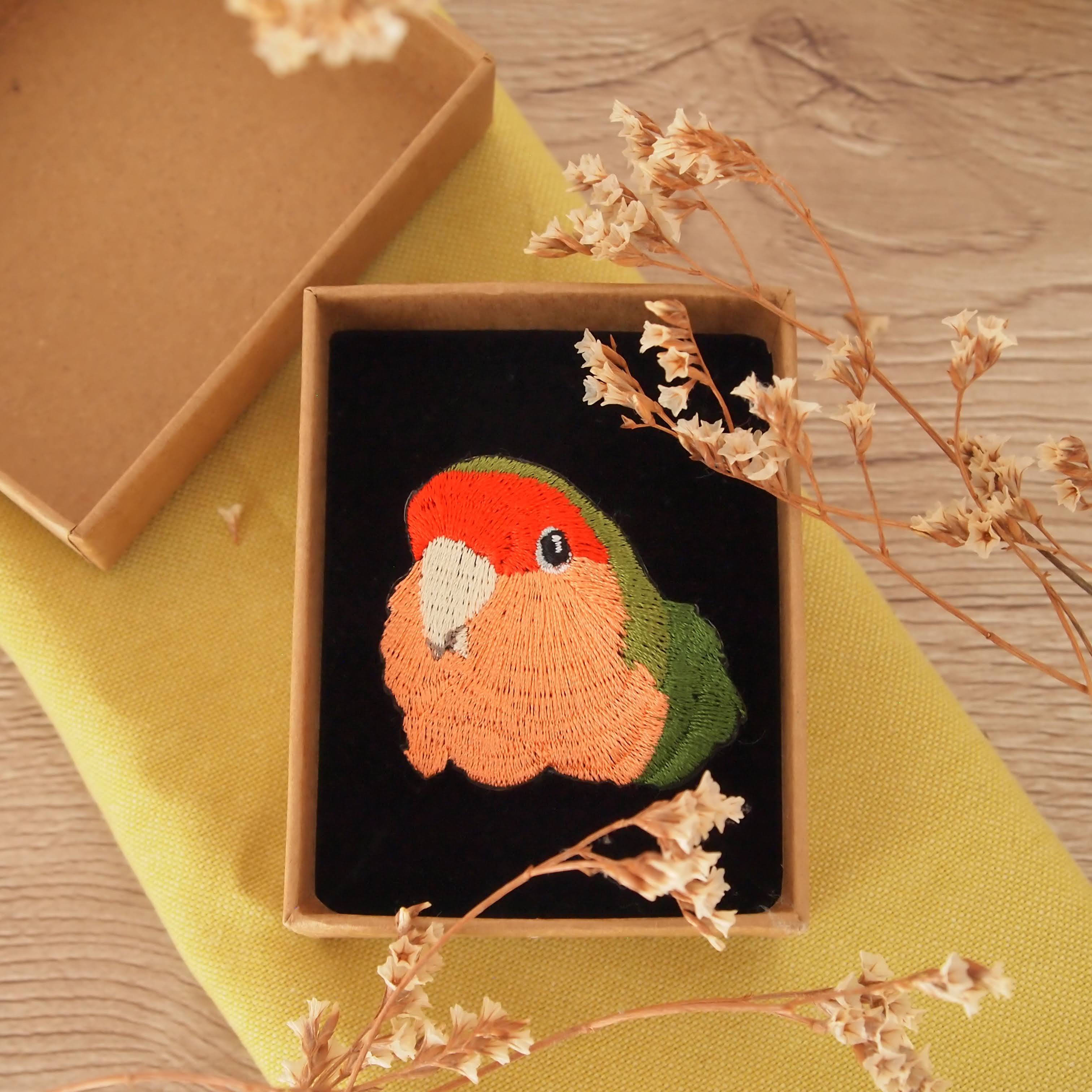 刺繍 ブローチ コザクラインコ ノーマル インコ 鳥 こざくらいんこ