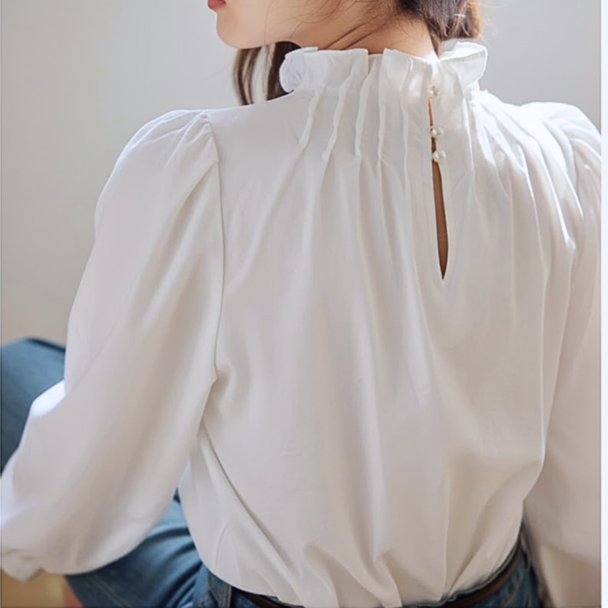 Pearl Button Ruffle Neck Puff Sleeve Blouse ch0250