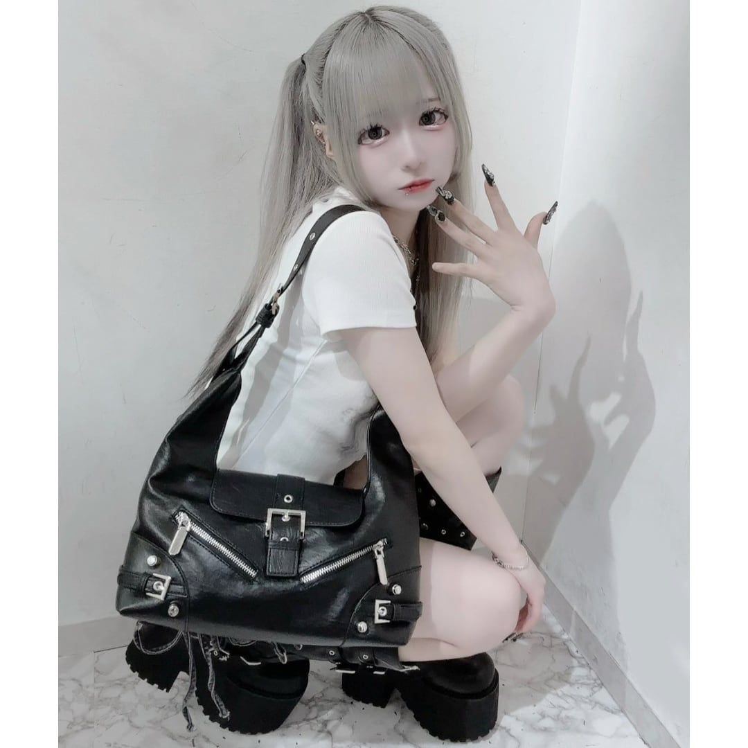 3/3 完売→再入荷！】ハトメショルダーZIPバッグ | VOLCAN&APHRODITE