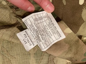 古着　イギリス軍 コンバットジャケット　ミリタリーシャツ  シャツ ジップアップ　軍物　カモ 迷彩 総柄　BARRACK MTP ビンテージ
